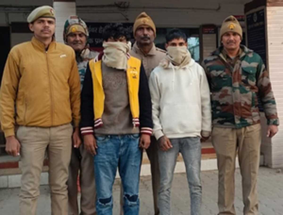 बिजनौर में प्रेमी युगल की पिटाई के आरोप में दो नाबालिग सहित चार लोग गिरफ्तार, वीडियो वायरल